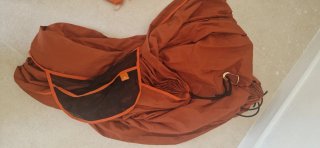 Hamaca Decathlon Marrón y Naranja.