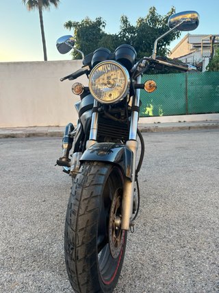 Daelim Roadwin 125 Naked Negra
