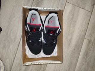 Jordan 4 Retro Nero Grigio Rosso 2019