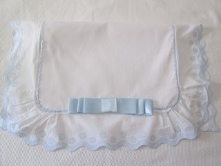 Set di biancheria per culla con ricami