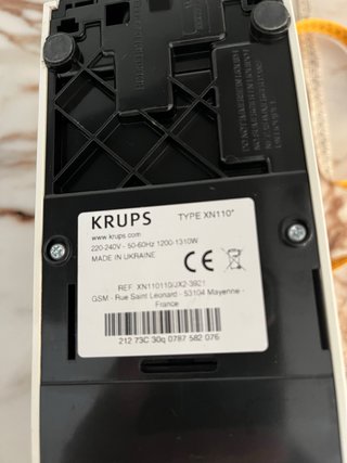 Cafetera Nespresso Krups + Expositor Cápsulas