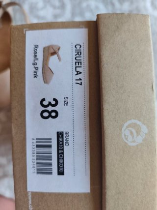 Sandalias Chika10 Beige y Dorado Talla X