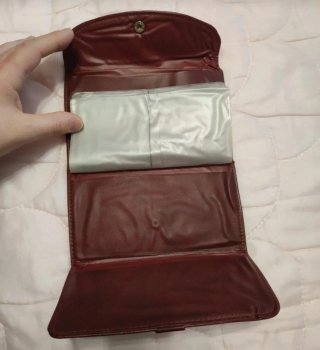 Portafoglio portadocumenti donna in pelle bordeaux