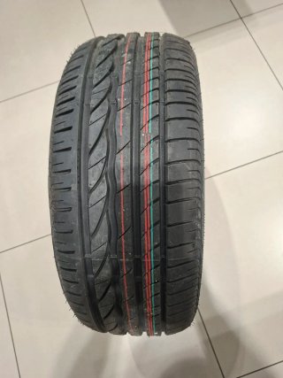 Neumático 205/55R16 91H con llanta VAG