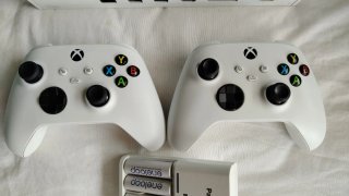 Xbox Series S 512GB + 2 Mandos + Cargador Eneloop