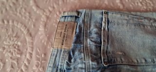 Pantalón vaquero pitillo desgastado T38 CHICO/A