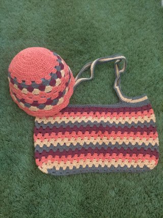 Conjunto Gorro y Bolso Crochet Hecho a Mano