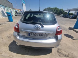Toyota Auris 2011