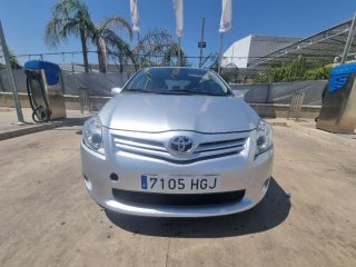 Toyota Auris 2011