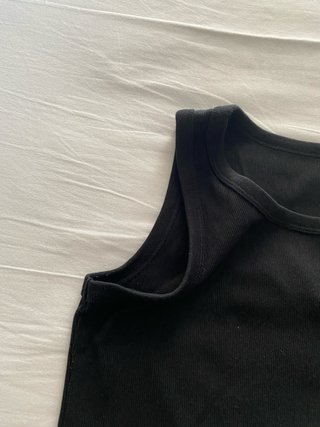 Camiseta negra Uniqlo