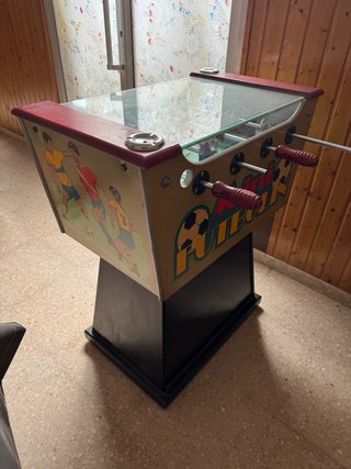 Futbolín antiguo pequeño para 2 personas