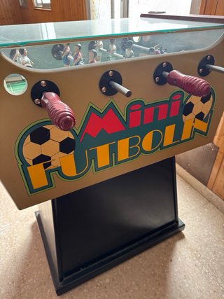 Futbolín antiguo pequeño para 2 personas