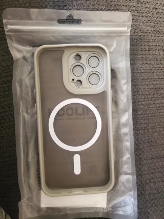 Fundas iPhone 13 Pro Marvel y Pokémon y básica.
