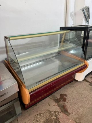 Expositor refrigerado curvo