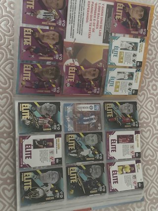 Álbum Megacracks 2024/25 casi completo