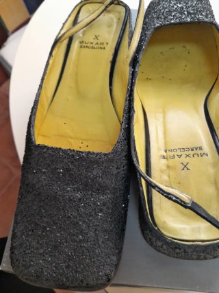 Zapatos Muxart negros con brillos