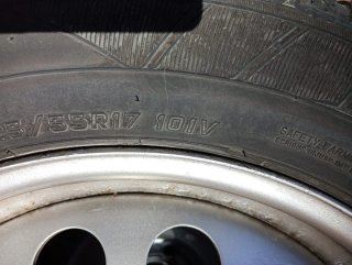 2 llantas FALKEN R17 con neumático para furgon
