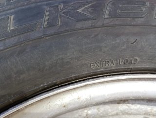 2 llantas FALKEN R17 con neumático para furgon