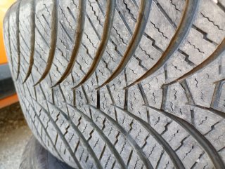 2 llantas FALKEN R17 con neumático para furgon