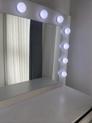 Tocador maquillaje con luces y taburete