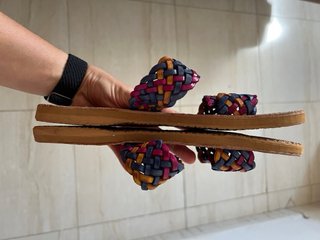 Sandalias de piel trenzada nuevas