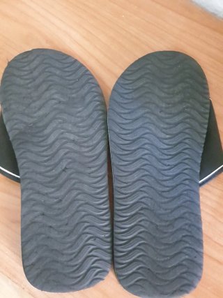 Sandalias AIR-SQ chico negras y grises