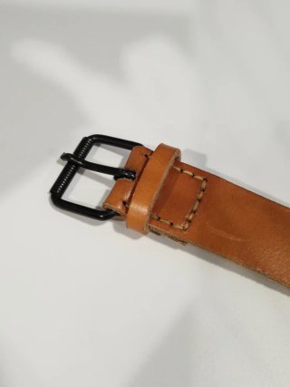 Riñonera de cuero hecha a mano