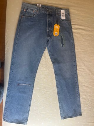 Jeans Levi's Azules con Parches