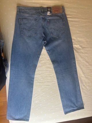 Jeans Levi's Azules con Parches