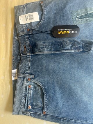 Jeans Levi's Azules con Parches