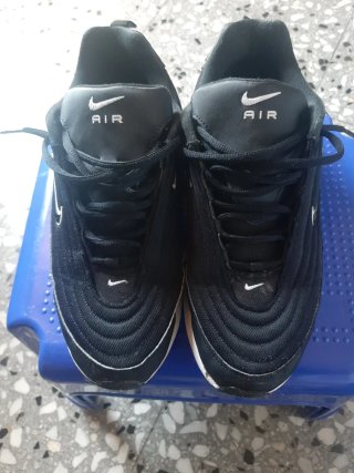 Zapatillas Nike Negras y Blancas