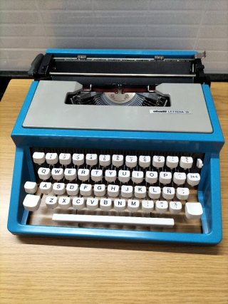 Máquina de escribir Olivetti Lettera 31