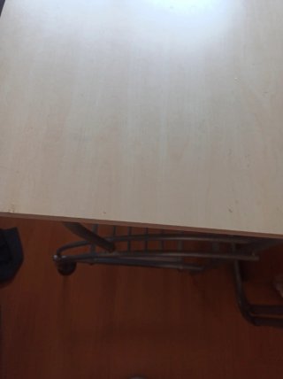 Mesa escritorio madera y metal clara