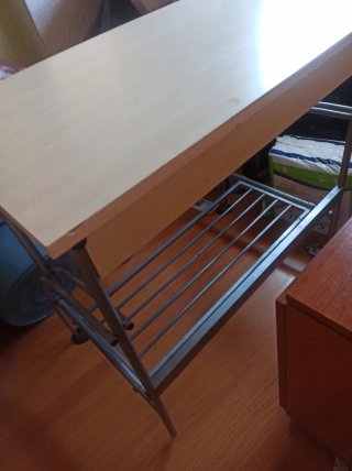 Mesa escritorio madera y metal clara