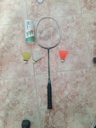 Raqueta de bádminton decathlon + volantes