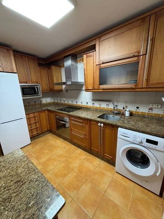 Piso en alquiler en Carranque - Haza Cuevas en Málaga