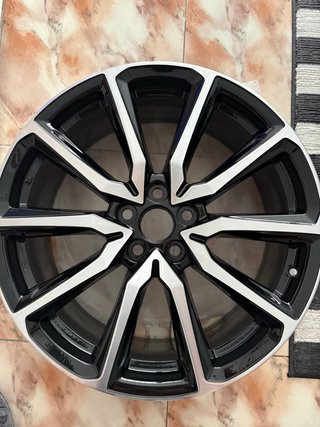 Llanta Toyota C-HR 20 Pulgadas