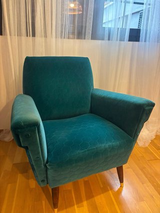 Sillón de terciopelo azul
