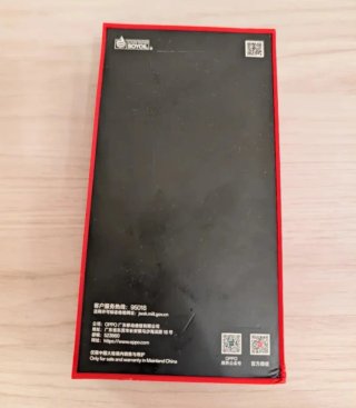 OnePlus 15 con 3 fundas adicionales