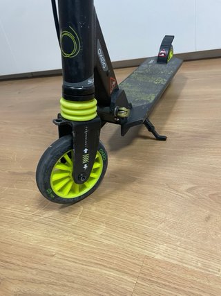 Patinete Oxelo Negro y Verde