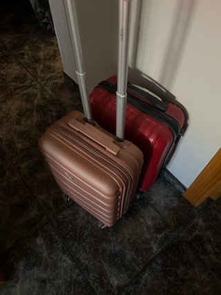 Maleta de cabina rosa y plateada