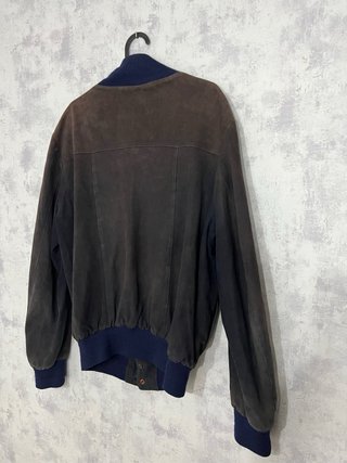 Chaqueta bomber marrón y azul de ante
