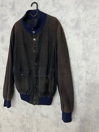 Chaqueta bomber marrón y azul de ante