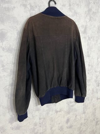 Chaqueta bomber marrón y azul de ante