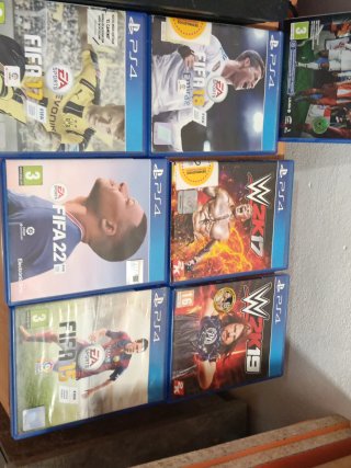 PS4 consola Funciona muy bien  con juegos hay 13