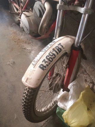 Montesa Cota 123 Enduro Roja y Blanca