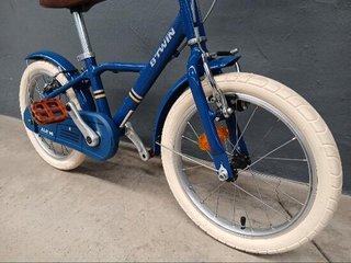 Bicicleta niños 16 pulgadas aluminio Btwin 900 Racing City
