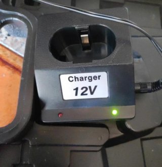 Trapano Avvitatore PT 12V con Caricabatterie