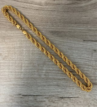 Cadena estilo cuerda dorada