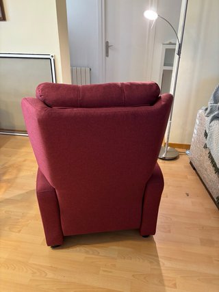 Sillón reclinable de tela rojo